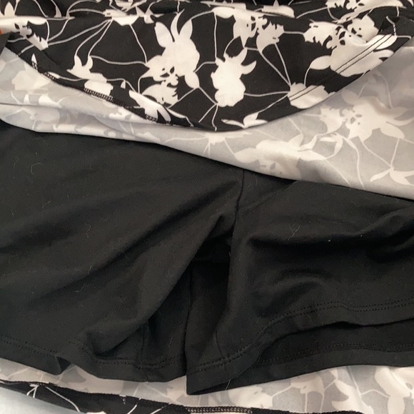 NWT women's skort - Picture 4 of 4